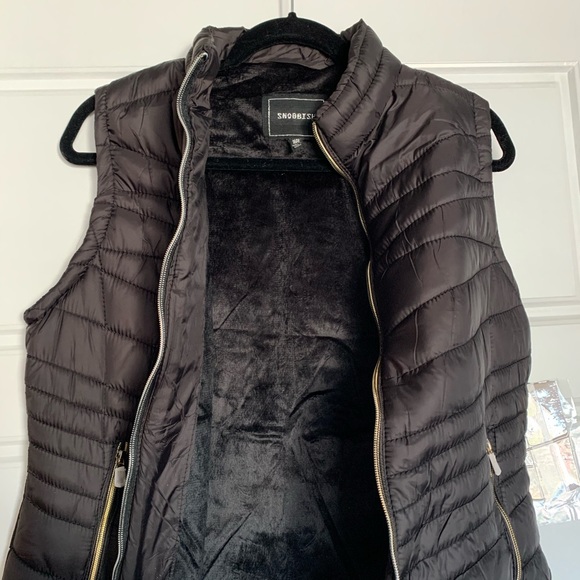 snobbish Jackets & Blazers - Snobbish black plush lined zip up puffer vest size medium